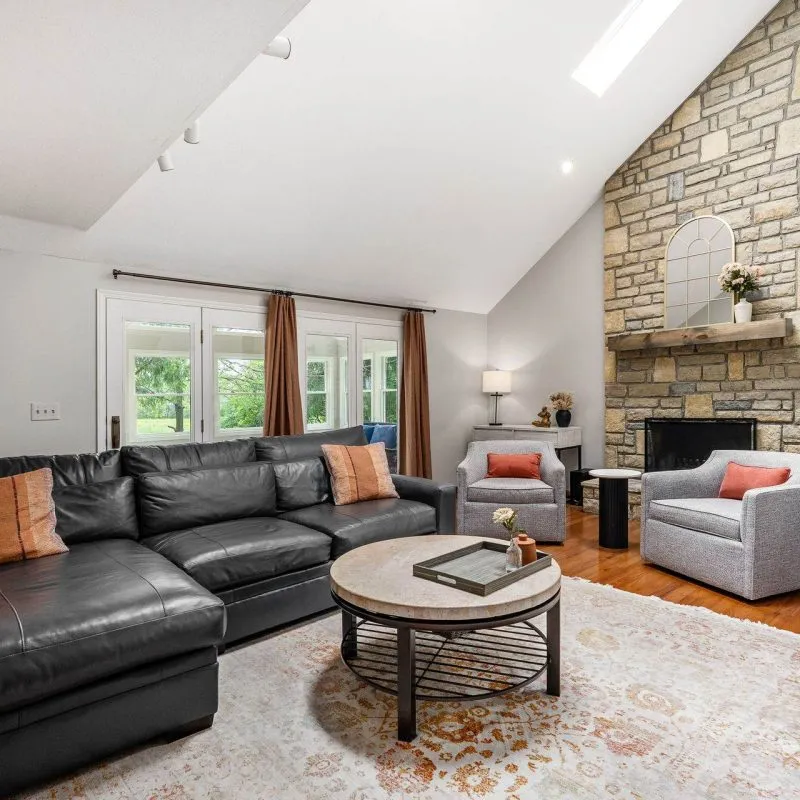 023_ Dr Columbus OH 43235 USA