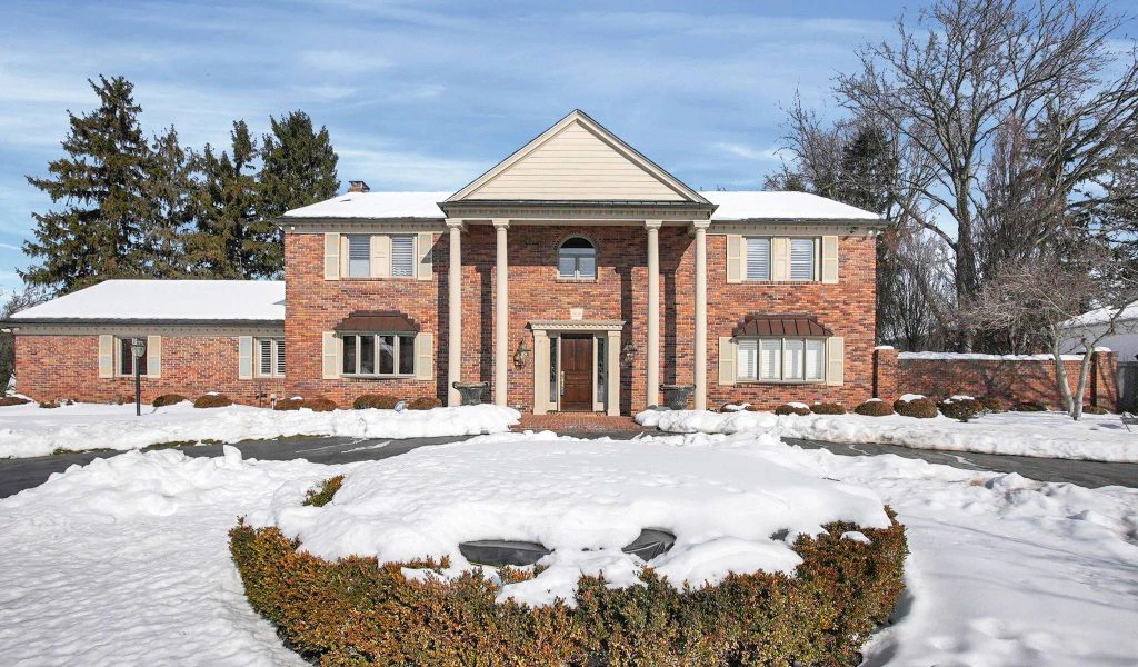 1-web-or-mls-2626-chartwell-rd