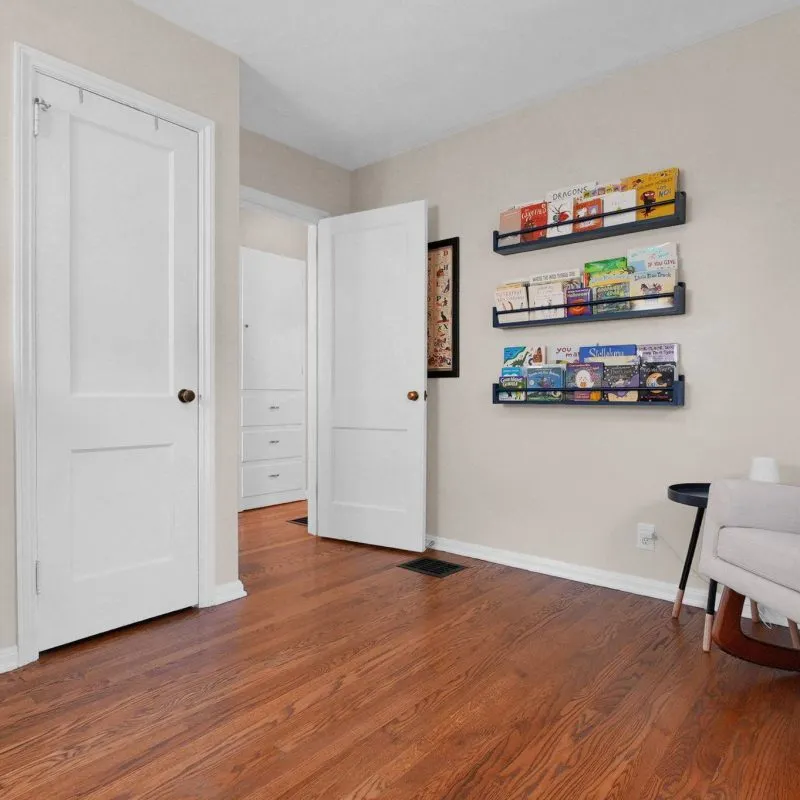 10-web-or-mls-381-e-jeffrey-pl