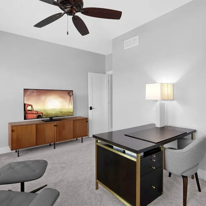 11-web-or-mls-935-pullman-pl