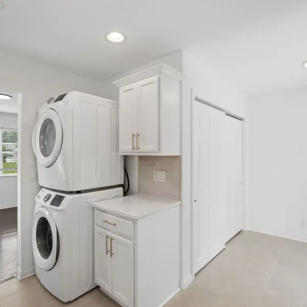 12-web-or-mls-196-maple-dr