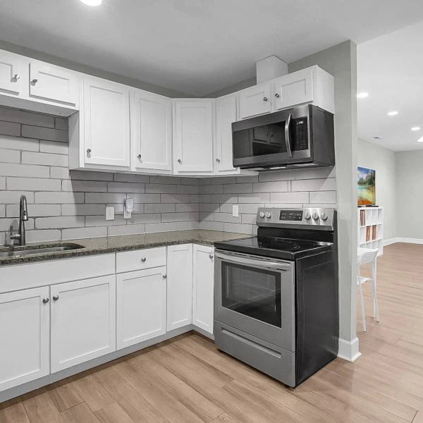 12-web-or-mls-229-s-highland-ave