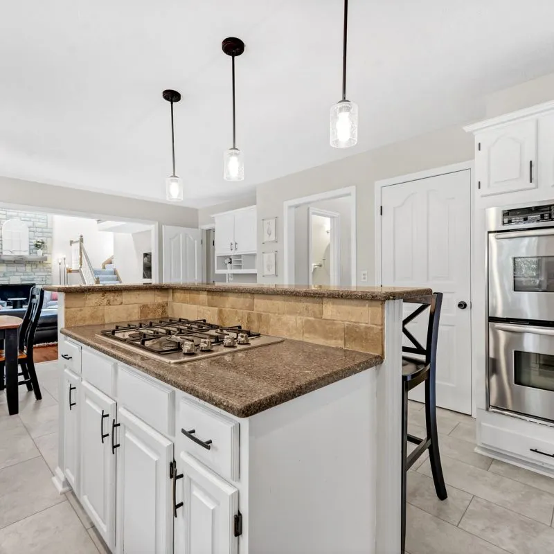 12-web-or-mls-8200-markhaven-dr