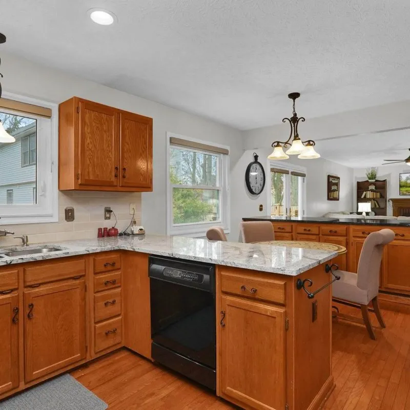 13-web-or-mls-8017-oakwind-ct