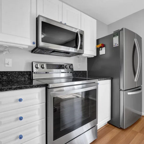 16-web-or-mls-7235-colonial-affair-dr
