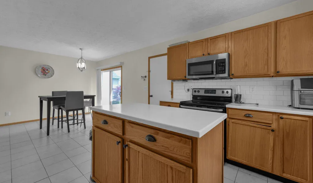 16-web-or-mls-7753-lantana-ave