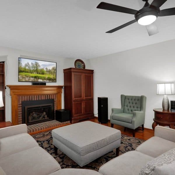 16-web-or-mls-8017-oakwind-ct