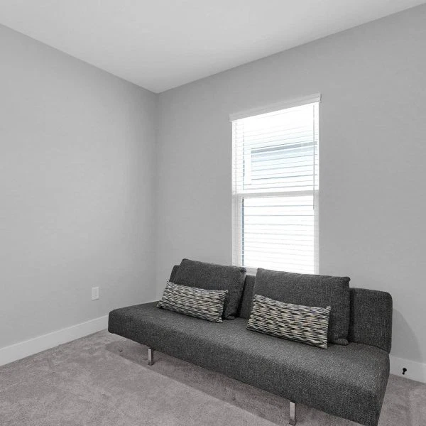 16-web-or-mls-935-pullman-pl