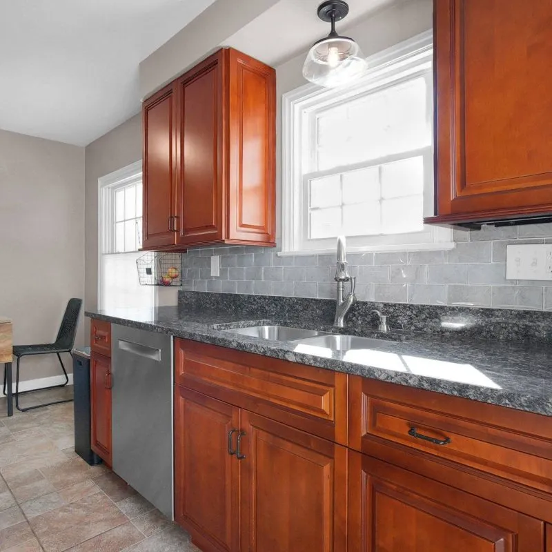 17-web-or-mls-381-e-jeffrey-pl