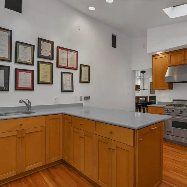 17-web-or-mls-711-city-park-ave