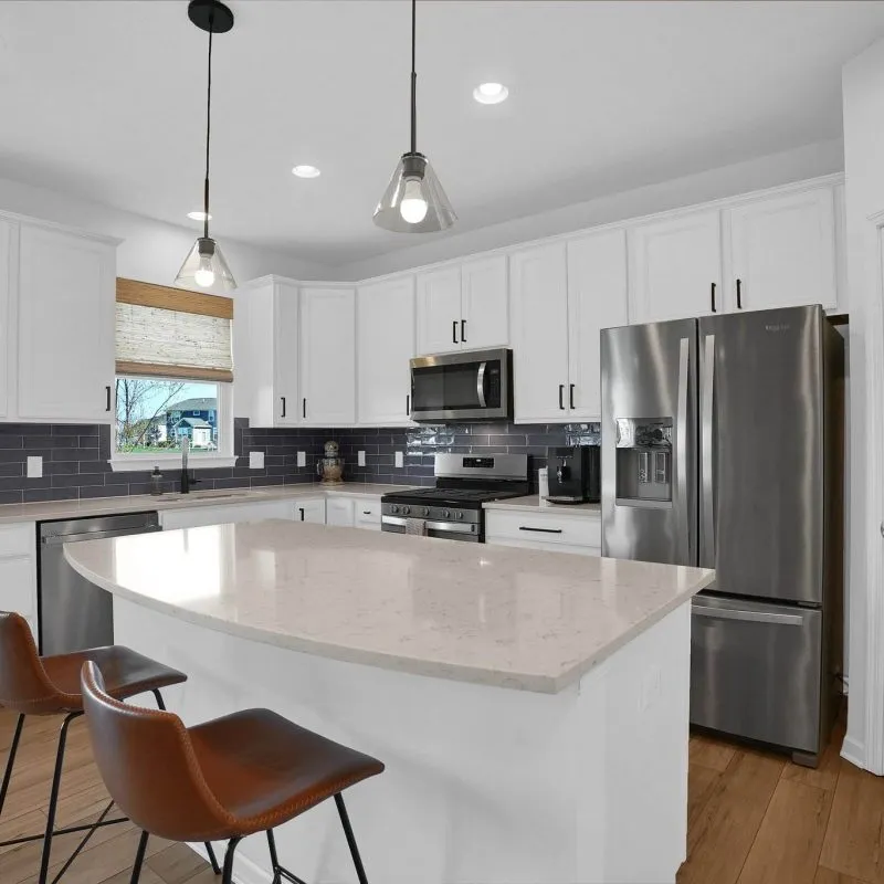 17-web-or-mls-7234-white-cap-dr