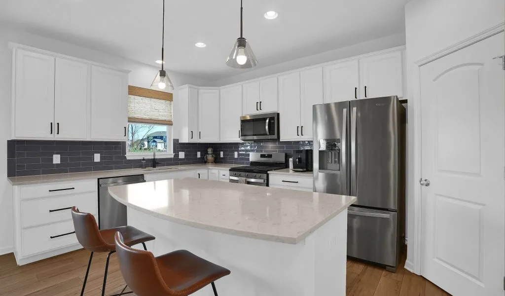 17-web-or-mls-7234-white-cap-dr