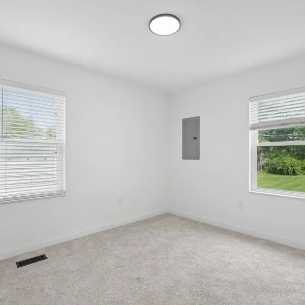 18-web-or-mls-196-maple-dr