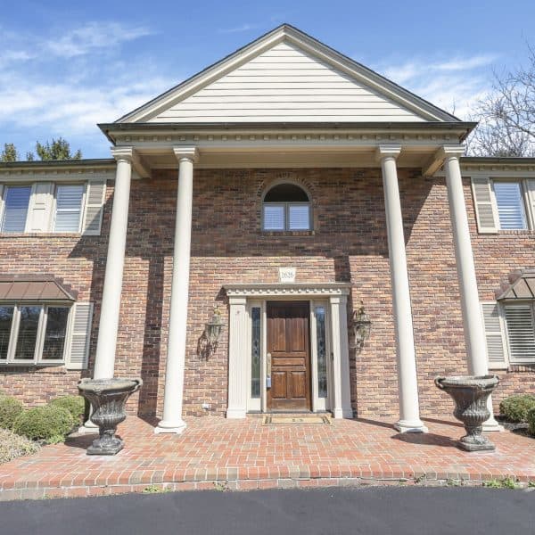 2-web-or-mls-2626-chartwell-rd
