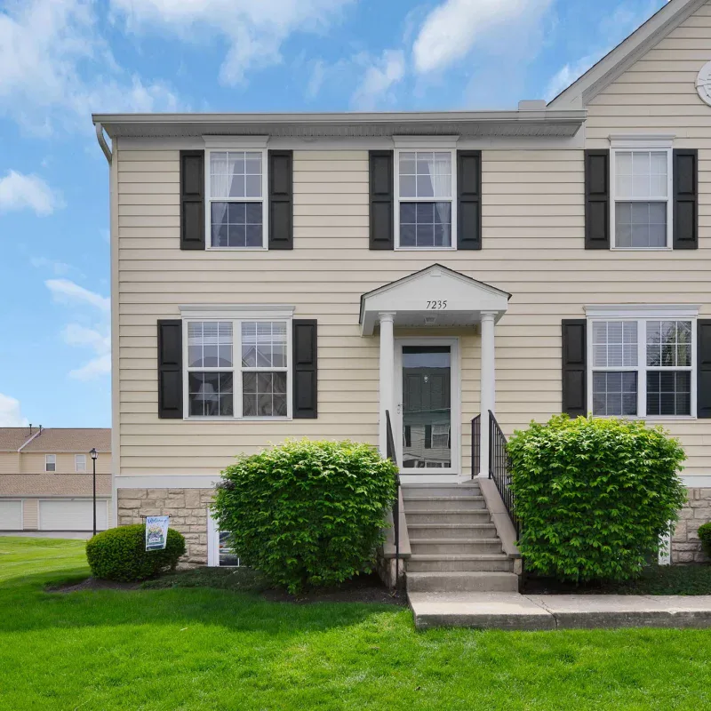 2-web-or-mls-7235-colonial-affair-dr