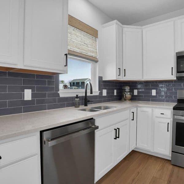 22-web-or-mls-7234-white-cap-dr