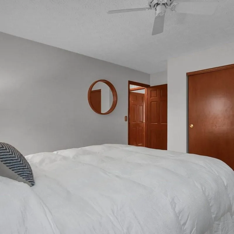 23-web-or-mls-8017-oakwind-ct