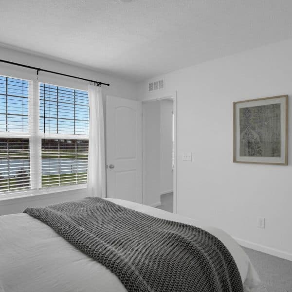 27-web-or-mls-7234-white-cap-dr