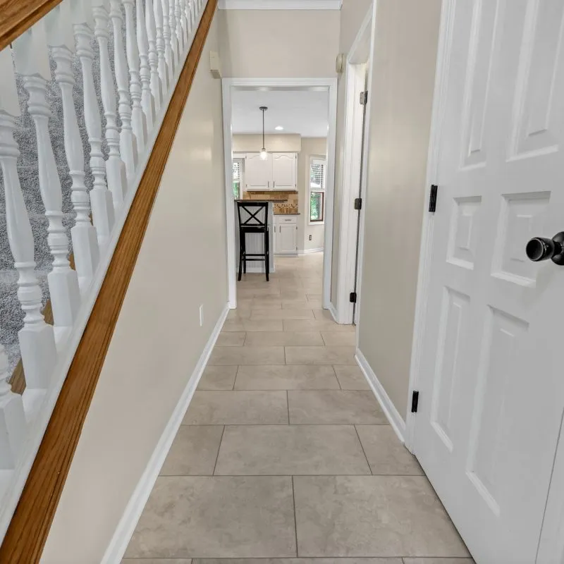 27-web-or-mls-8200-markhaven-dr