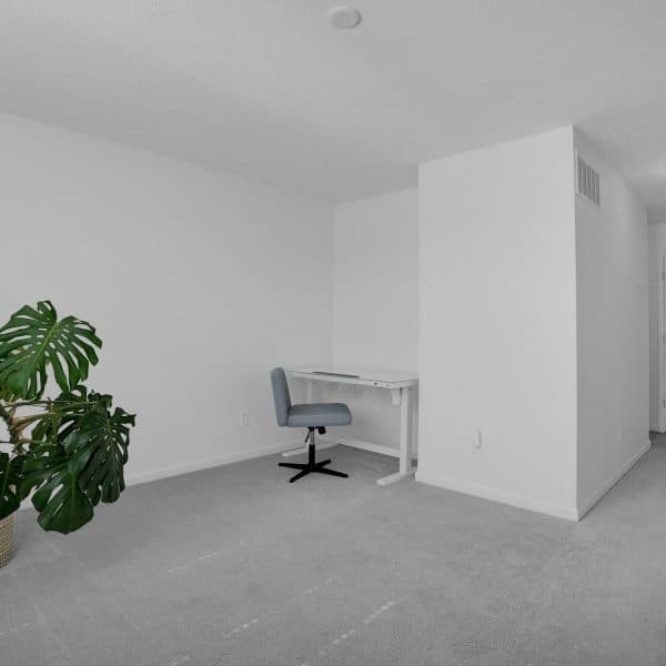 28-web-or-mls-7234-white-cap-dr