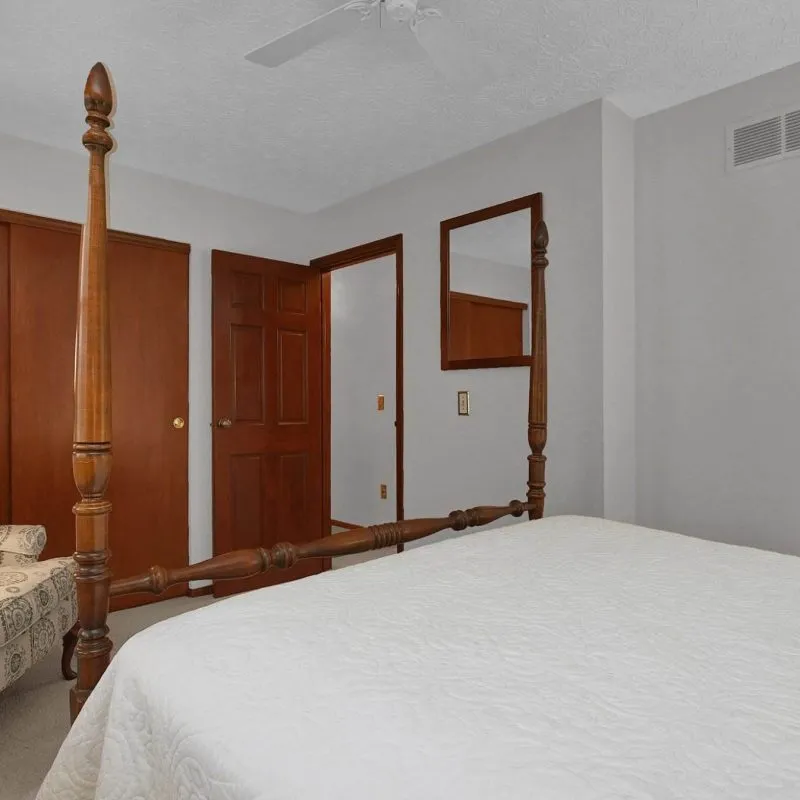 28-web-or-mls-8017-oakwind-ct