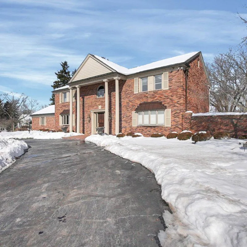 3-web-or-mls-2626-chartwell-rd