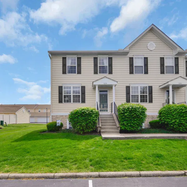 3-web-or-mls-7235-colonial-affair-dr