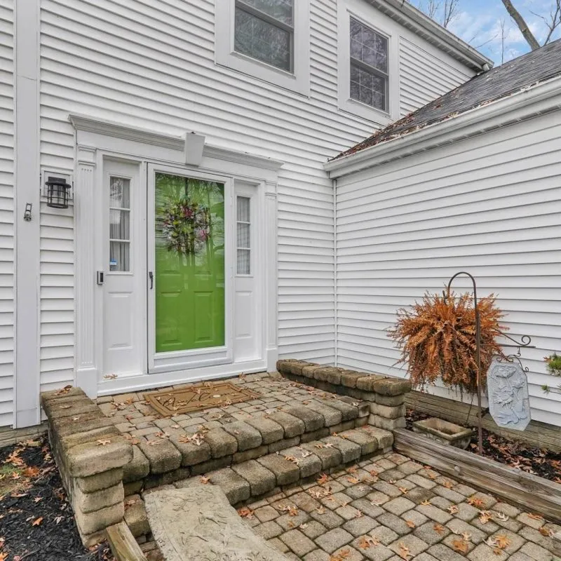 3-web-or-mls-8017-oakwind-ct