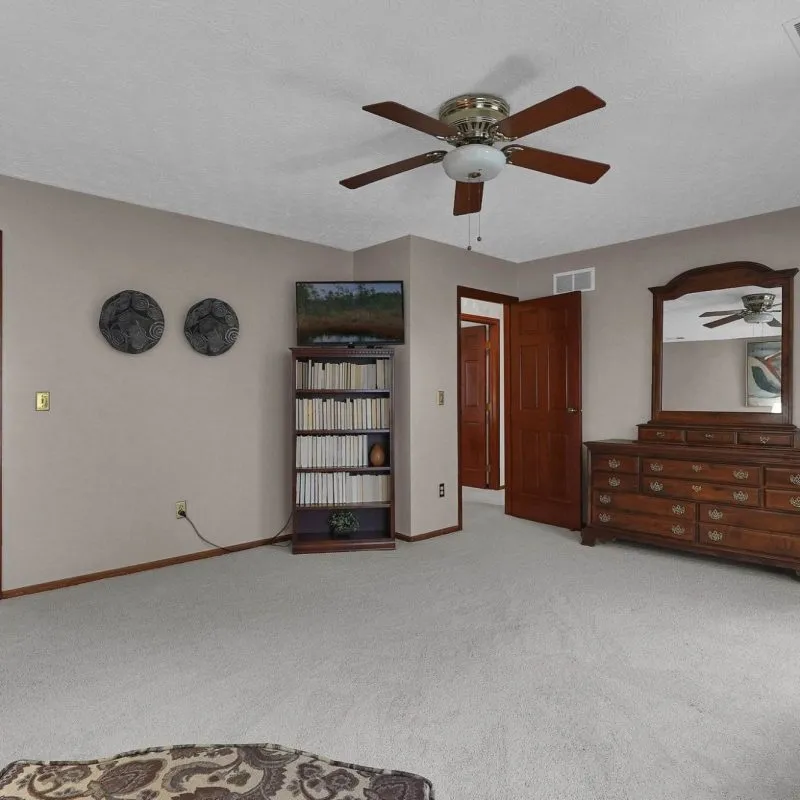 30-web-or-mls-8017-oakwind-ct