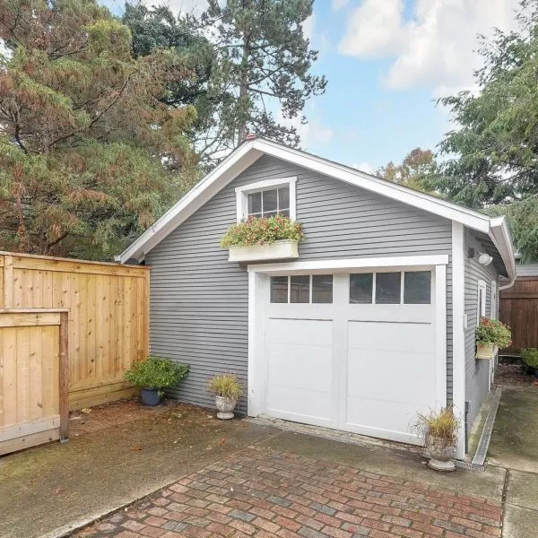 31-web-or-mls-711-city-park-ave