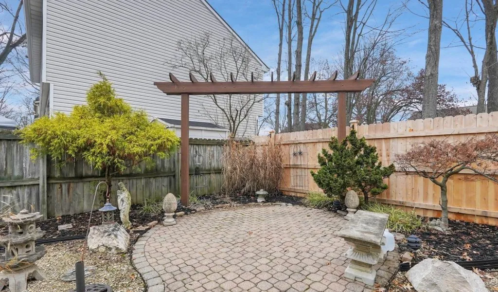 34-web-or-mls-8017-oakwind-ct