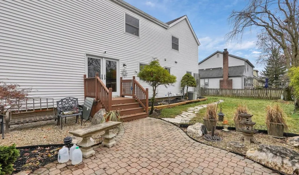 35-web-or-mls-8017-oakwind-ct