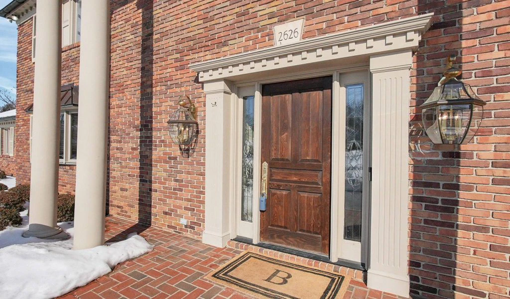 4-web-or-mls-2626-chartwell-rd