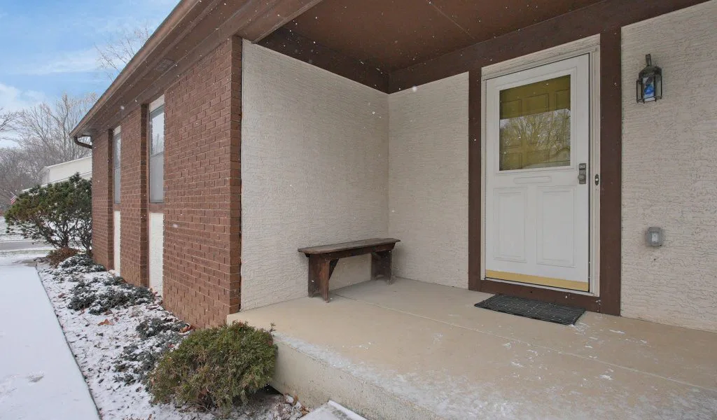 4-web-or-mls-7010-rockwoods-pl