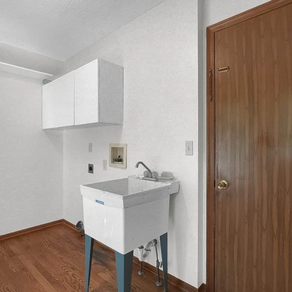 41-web-or-mls-295-woodsfield-ct