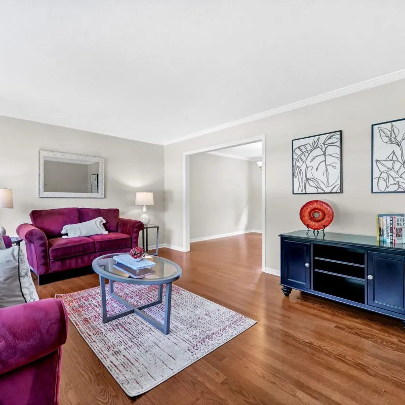 6-web-or-mls-8200-markhaven-dr