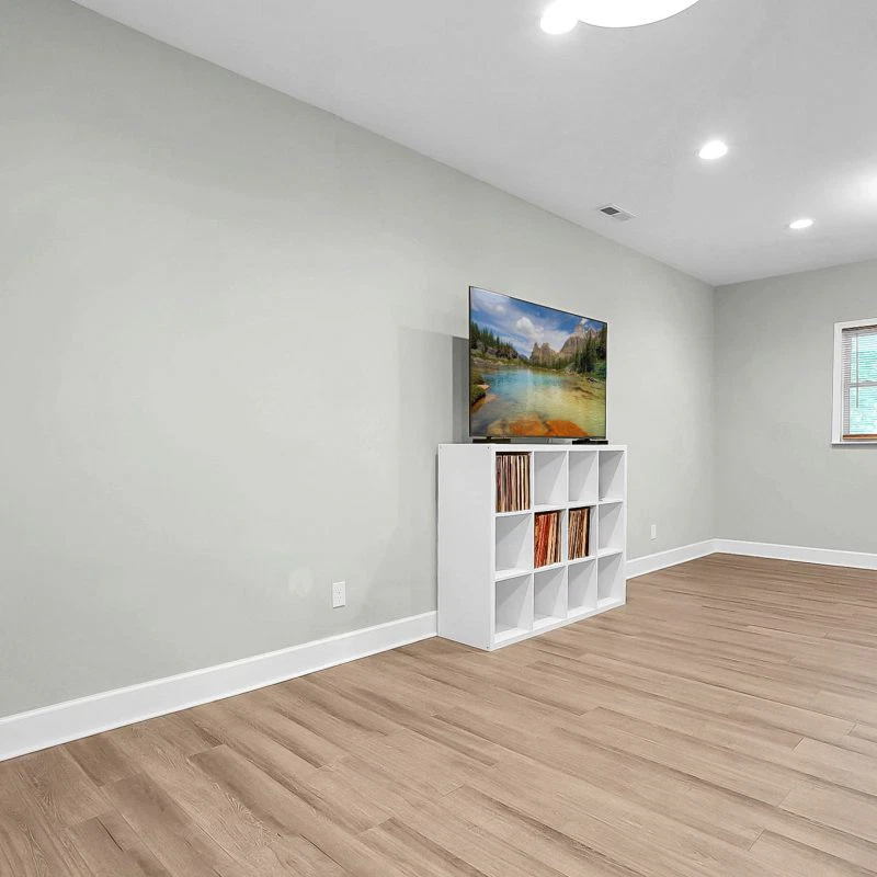 8-web-or-mls-229-s-highland-ave