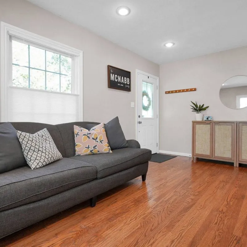 8-web-or-mls-381-e-jeffrey-pl