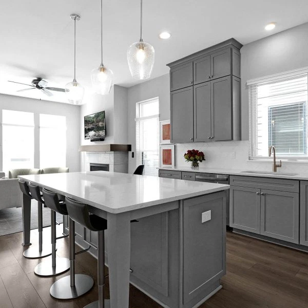 8-web-or-mls-935-pullman-pl