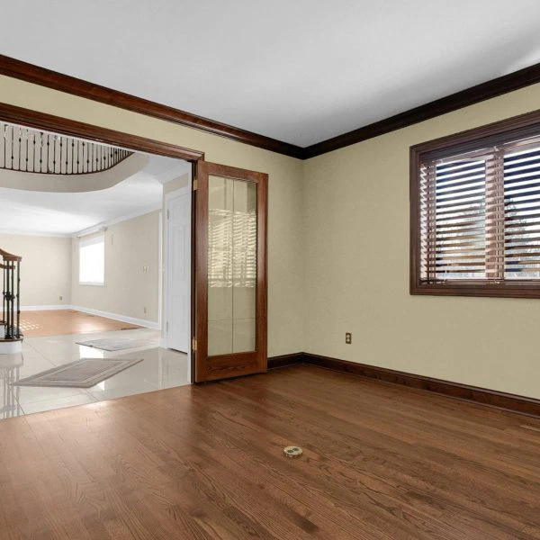 9-web-or-mls-2626-chartwell-rd